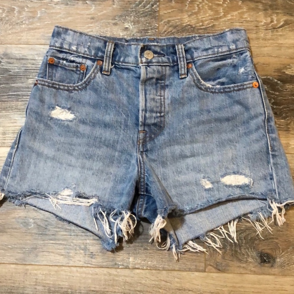 Levi’s Wedgie short size 25